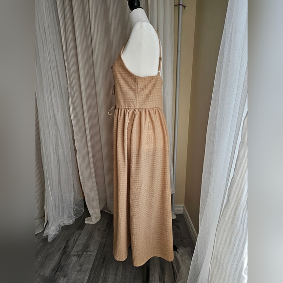 Open-Back Dress - Picture 3 of 14
